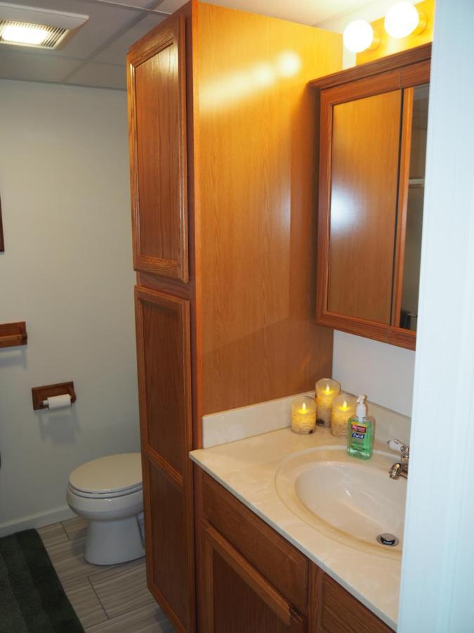 New! The Blessing - A Cute And Cozy Apartment! Benzonia Екстер'єр фото